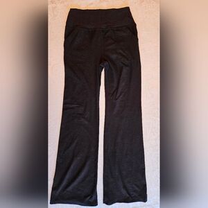 Kirkland Signature Black Flare Leg Leggings, Large, NWOT